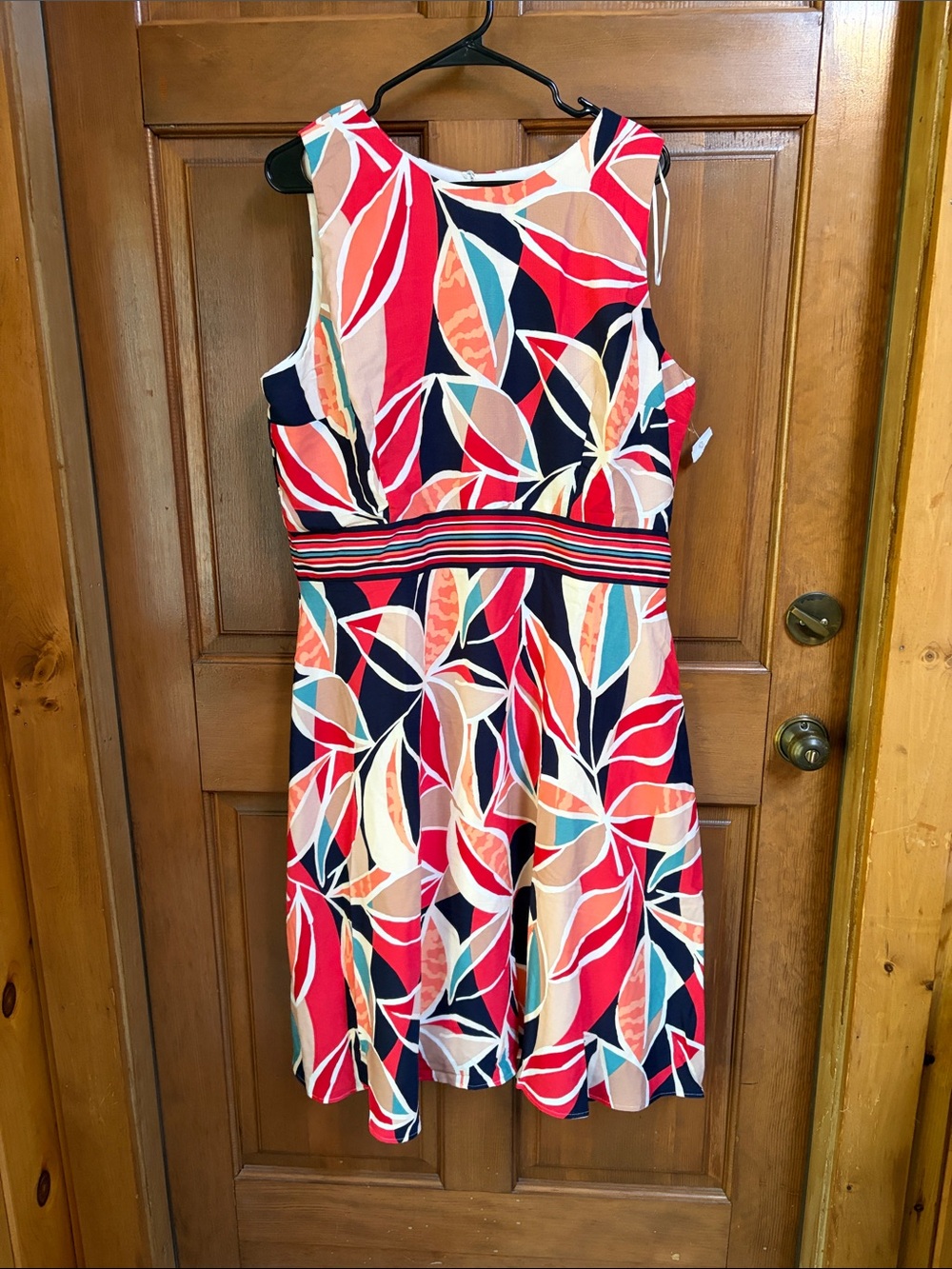 NWOT Chetta B Sleeveless Multicolor Leaf-Print Fit & Flare Dress Size Large